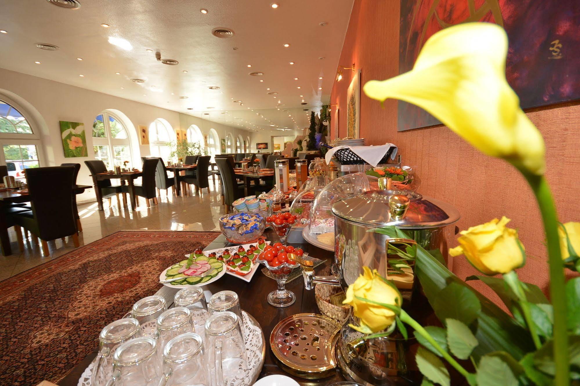 Alpha Hotel Garni 迪岑巴赫 外观 照片
